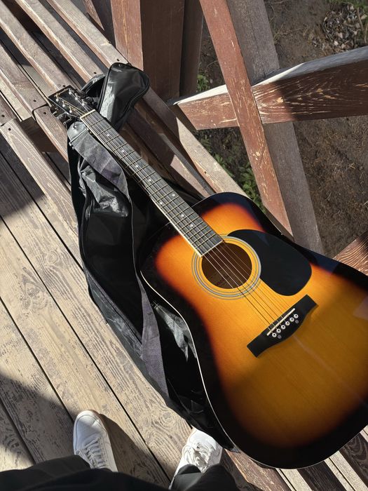 Гитара акустическая