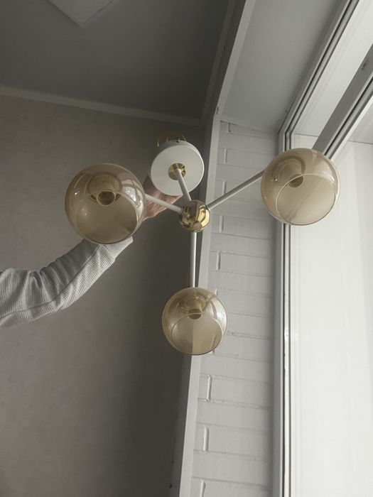 Люстра трехрожковая на цоколь е27