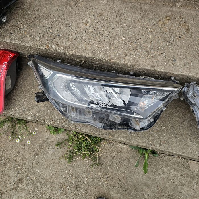 Фарове за TOYOTA Rav 4 V