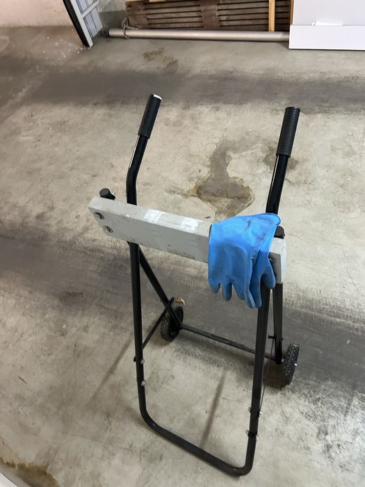 Количка за извънбордов двигател