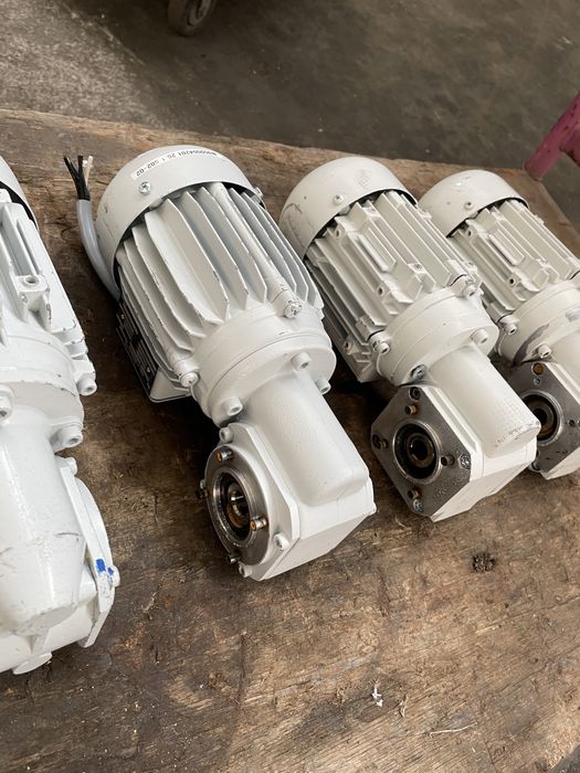 Мотор-редуктор/редуктори