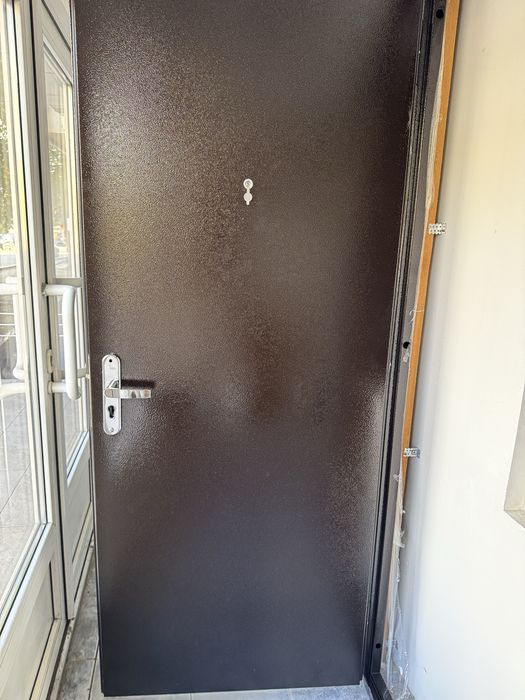 Продам двери металические