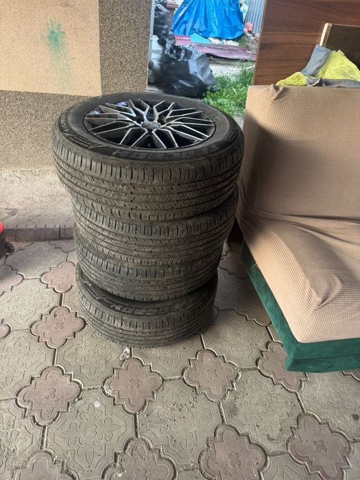 Срочно продаю Шины с дисками