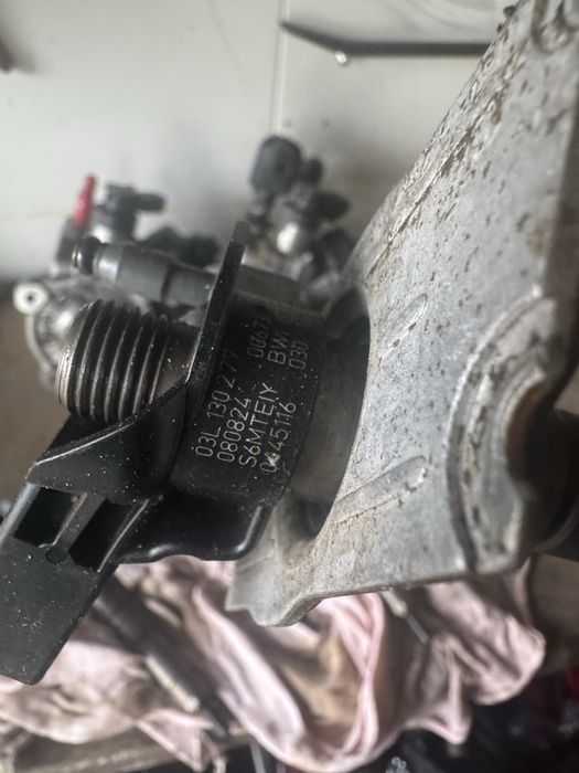 ГНП дюзи VAG 2.0TDI VW AUDI комън рейл горивна система помпа