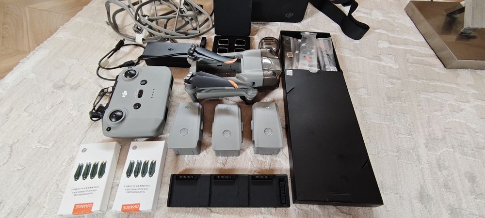 DJI Air 2S Fly More Combo, дрон в отлично състояние - нов