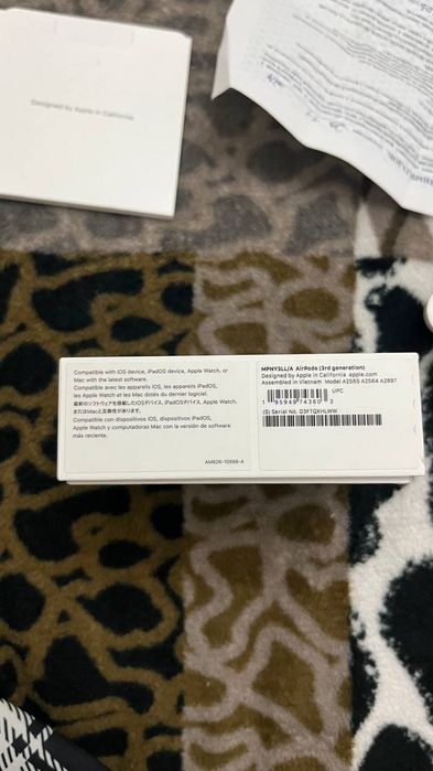 Продаю оригинальные AirPods 3