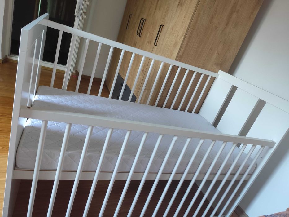 Pătuț bebeluș cu saltea