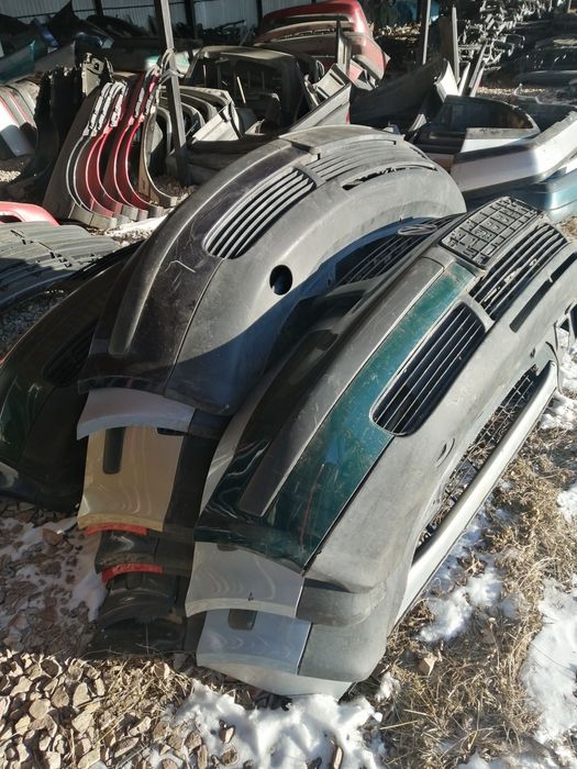 Продам передние бампера на пассат б5 и пассат б5+