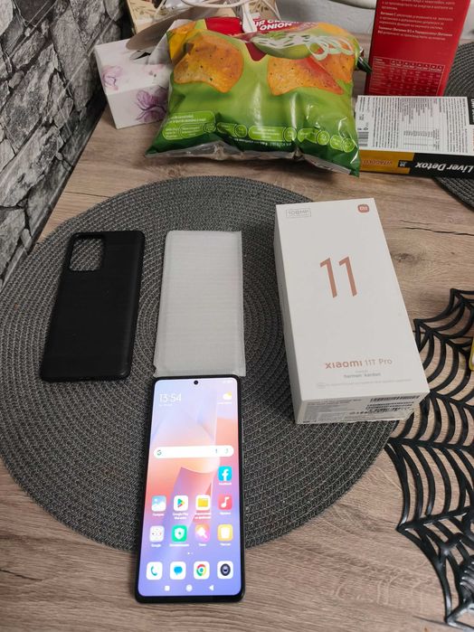 XIAOMI 11T pro  кейз и протектор за дисплей бартер за смарт часовник