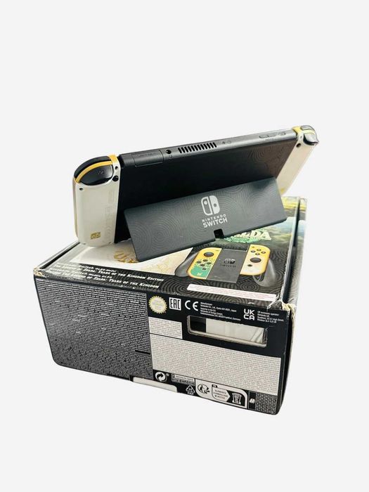 Consola Nintendo Switch OLED Zelda Tears of the Kingdom Edition