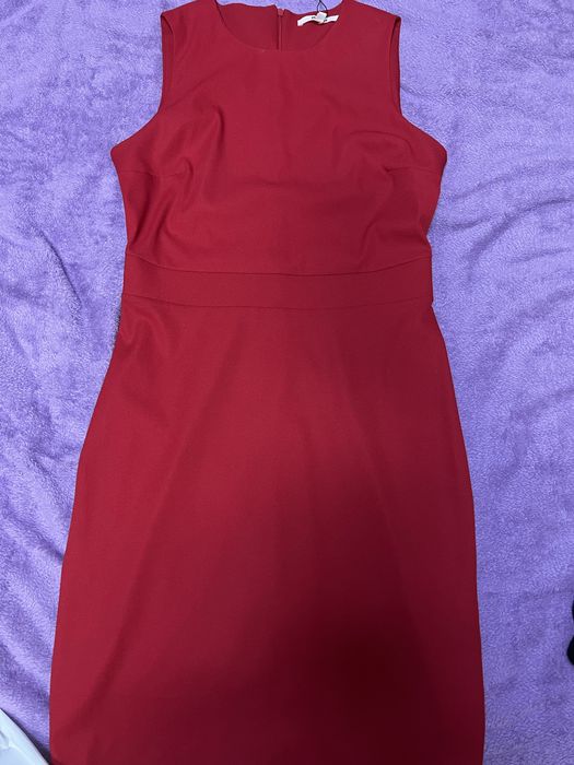 Платья, шорты, футболки.