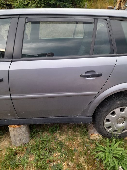 Опел Вектра Ц 1.9 CDTI дизел 2005-2008 на части .Десен волан