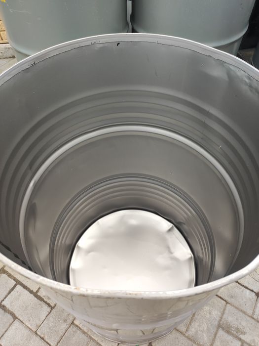 Продам 200 л бочки открытые