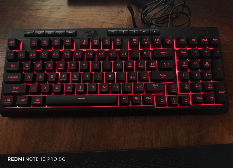 Vând tastatura de gaming