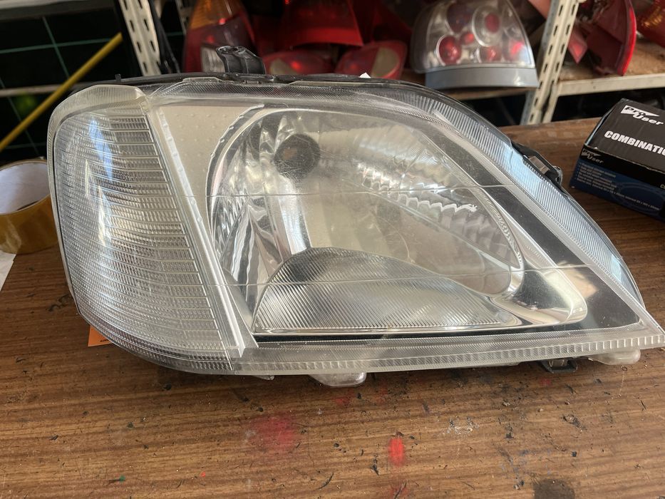 far logan dreapta model 2004/2009