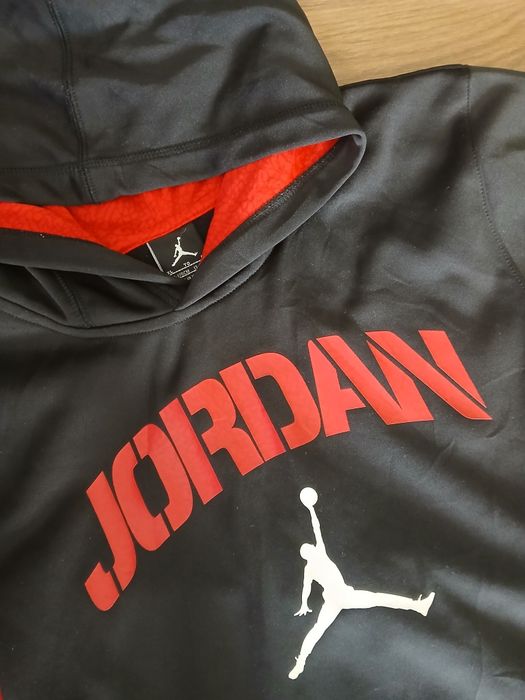 JORDAN и NIKE оригинални суйтчъри.