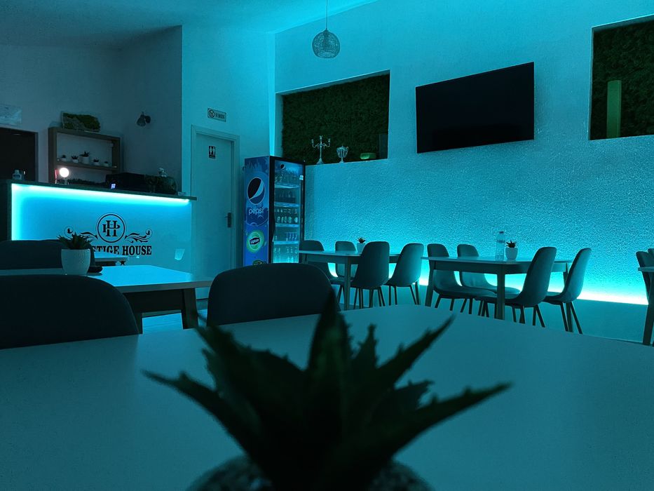 Pensiune / Cazare  cu Ciubar Prestige House Curtea de Arges