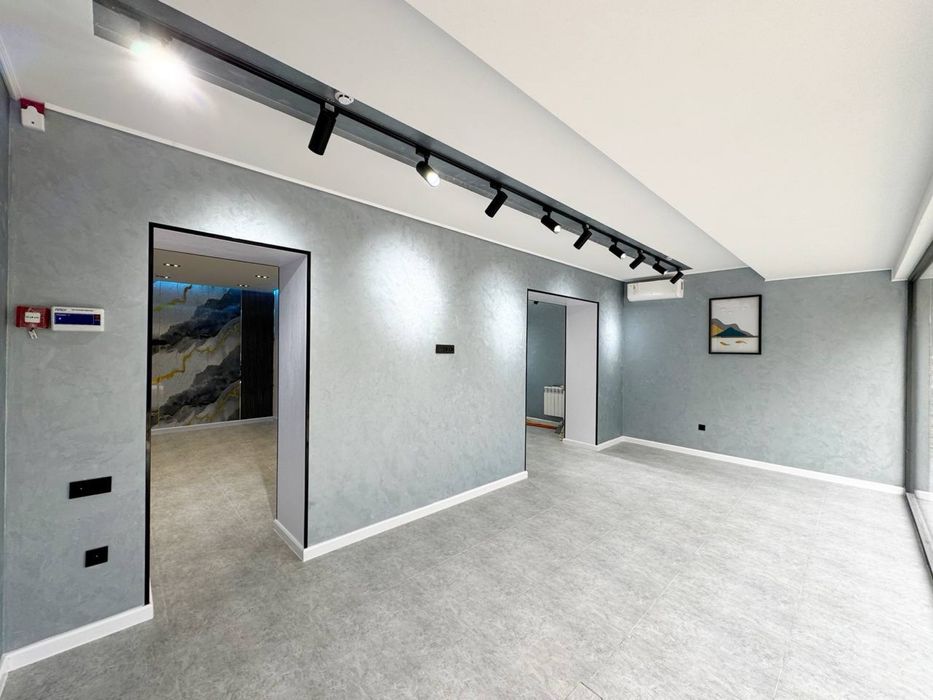 Продаю Новый Hi-Tech Office Ул.Чехова М.Айбек Вдоль Дороги 100м2.