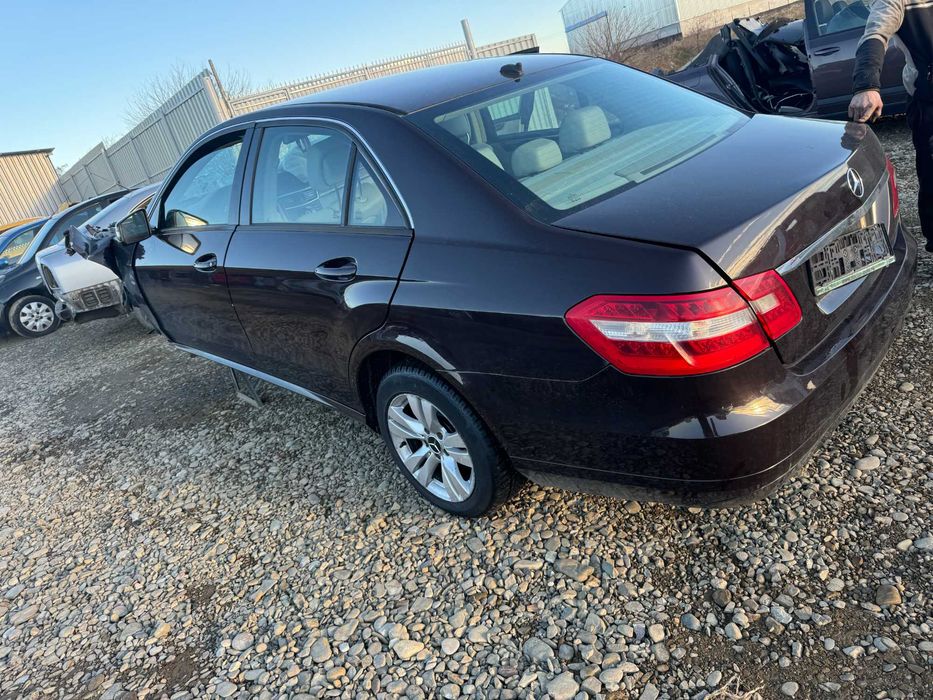 Dezmembram Mercedes W212 E200-E220 2009-2016
