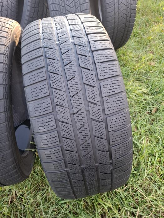 Vand 2 anvelope 275 45 21 continental de iarna bune