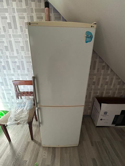 Продам холодильник