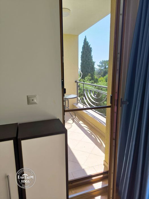 Дава се под наем Двустаен апартамент в Варна, м-т Траката - 55 кв.м за 511 € - Снимка #2