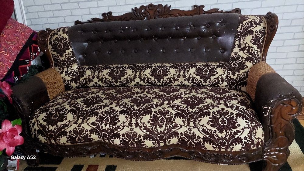 Divan yumshoq mebel