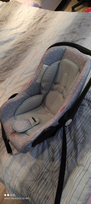 Продавам бебешка количка 3 в 1 Kikkaboo