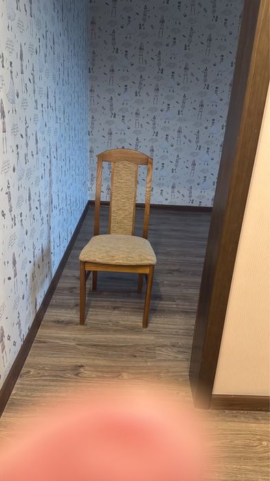 Продам стулья 6 штук