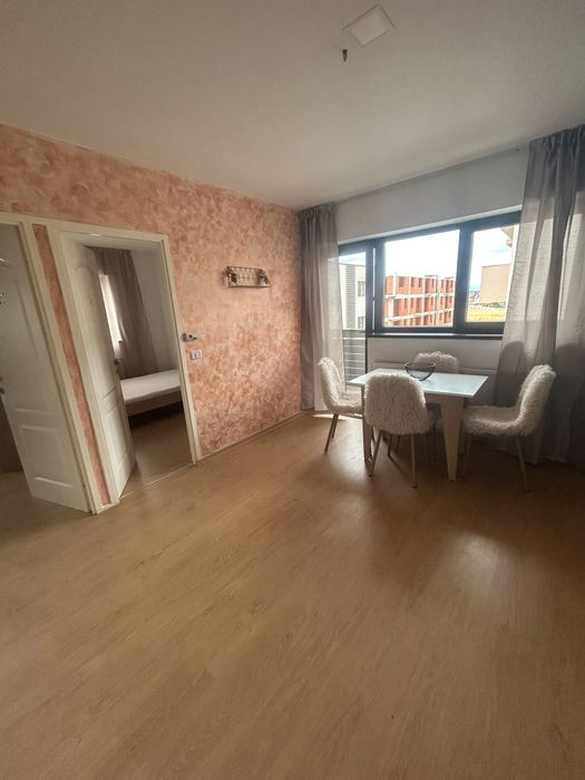 Închiriez apartament