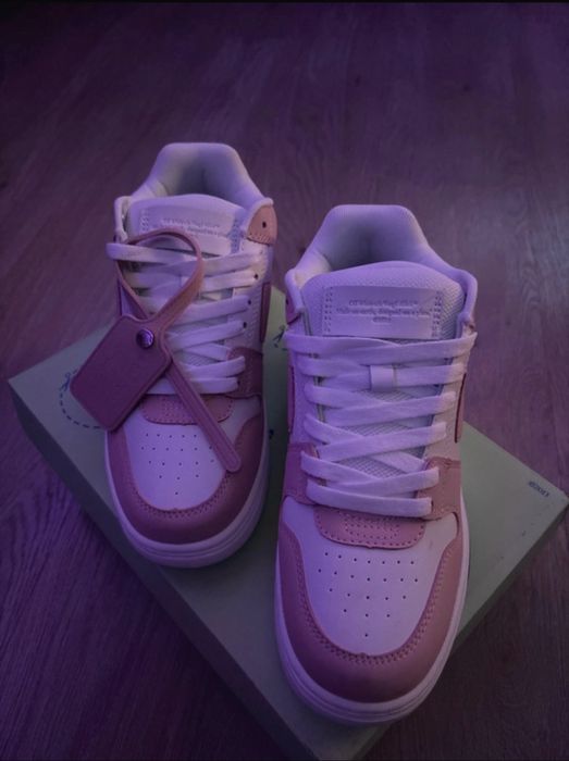 Off White out off office pink