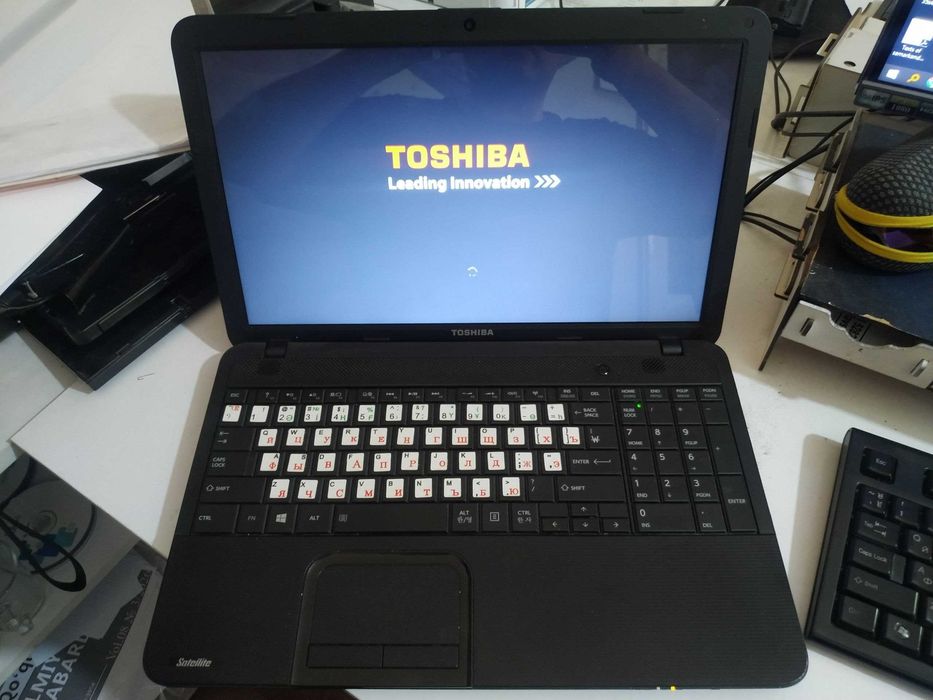 Toshiba noutbuk 128 ssd + 8 Gb ozu