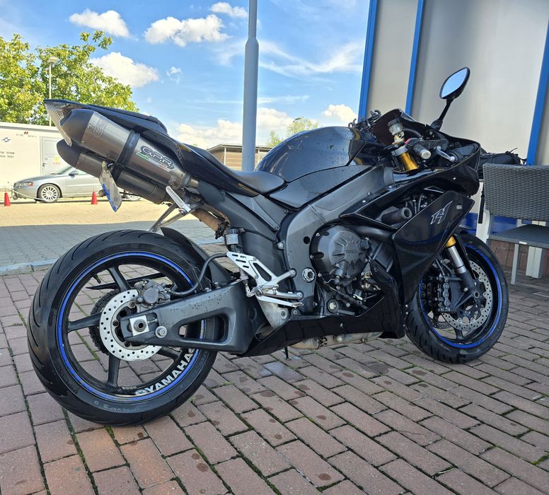 Yamaha YZF-R1 (RN19)