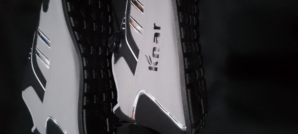 Кроссовки спортивные  Knar.