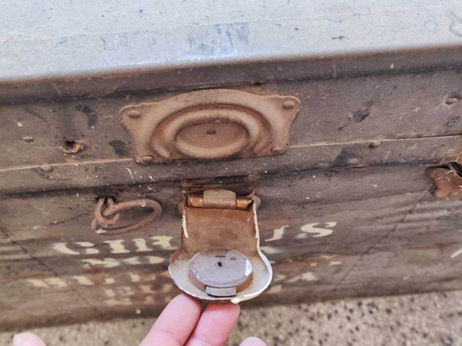 Стар сандък два броя