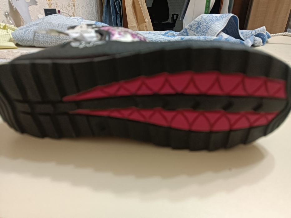 Дутыши -4900тг . Размер 38