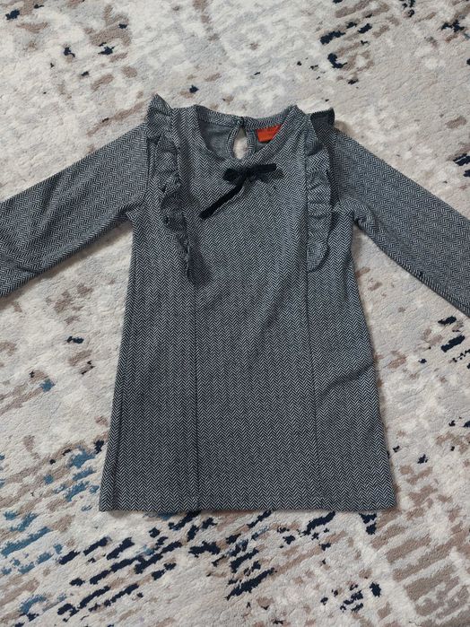 Платье на девочку на 3-4 годика