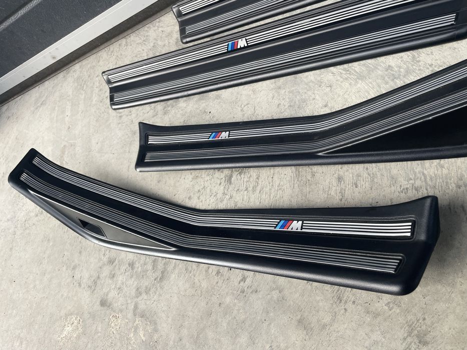 Оригинални вътрешни М прагове за бмв 3та серия Е46