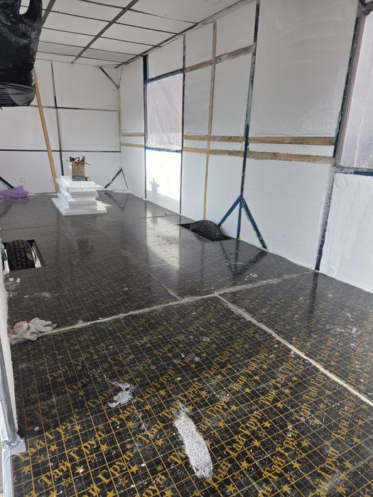 Дом на колесах с документами.