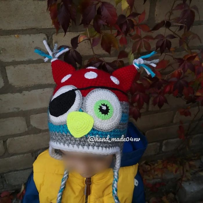 Шапка ручной работы "Сова пират"