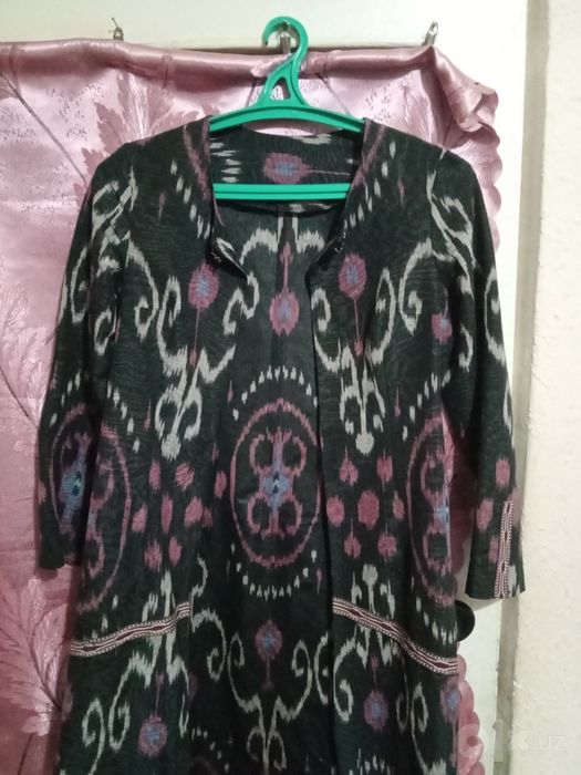 Женские наряды, платья.