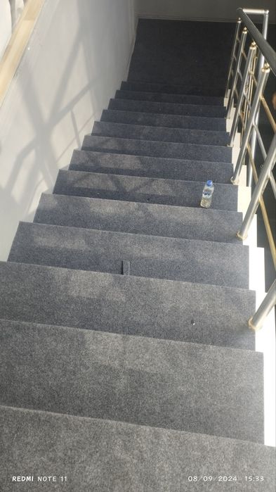 Kavralan gilam optim sotamiz zinalarga ustonofka qilamiz