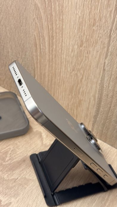 Iphone 15 pro max natural