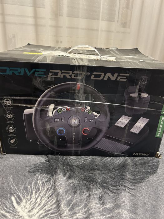 Volan Gaming cu pedale si schimbator