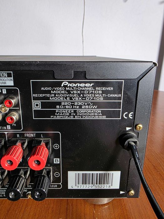 Receiver Pioneer model: VSX-D710S. in stare perfecta + Telecomanda!