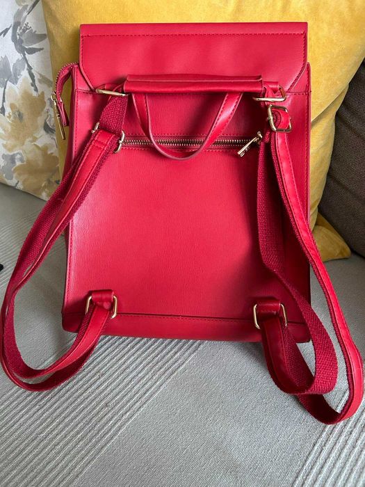 Дамска раница червена