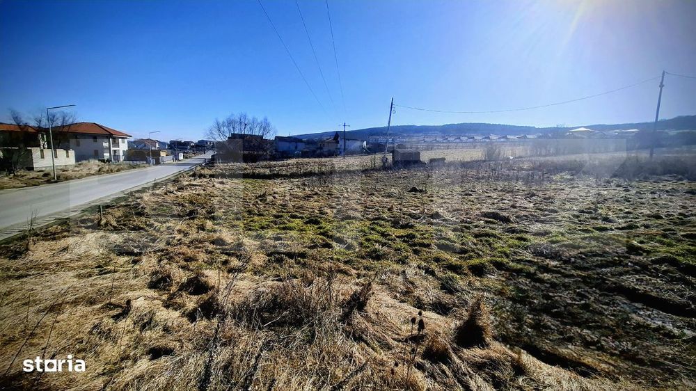 Teren construibil -556 mp situat in Chinteni in  zona de case, front 1
