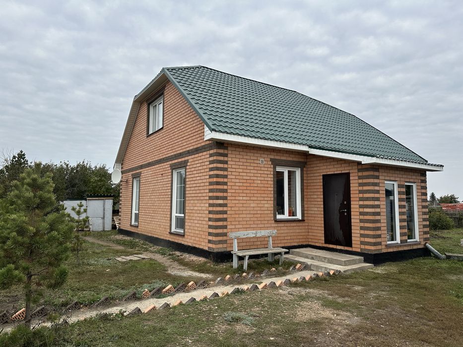 Частный дом с мансардой и баней