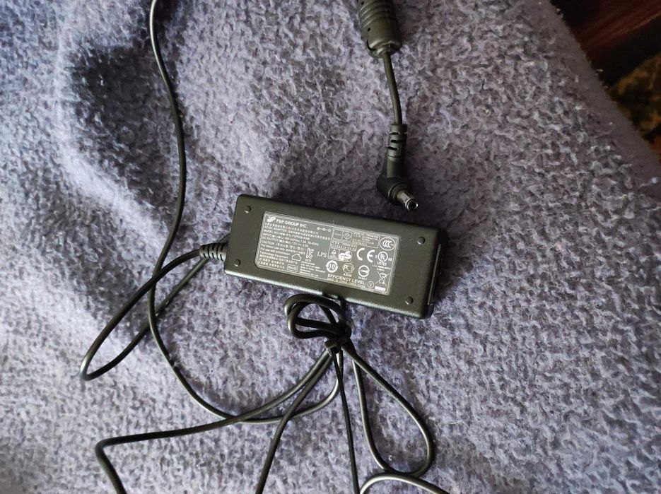 Incarcatoare laptop, diferite marci