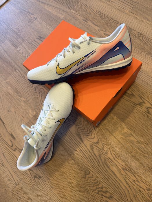 Ghete fotbal Nike Mercurial 16